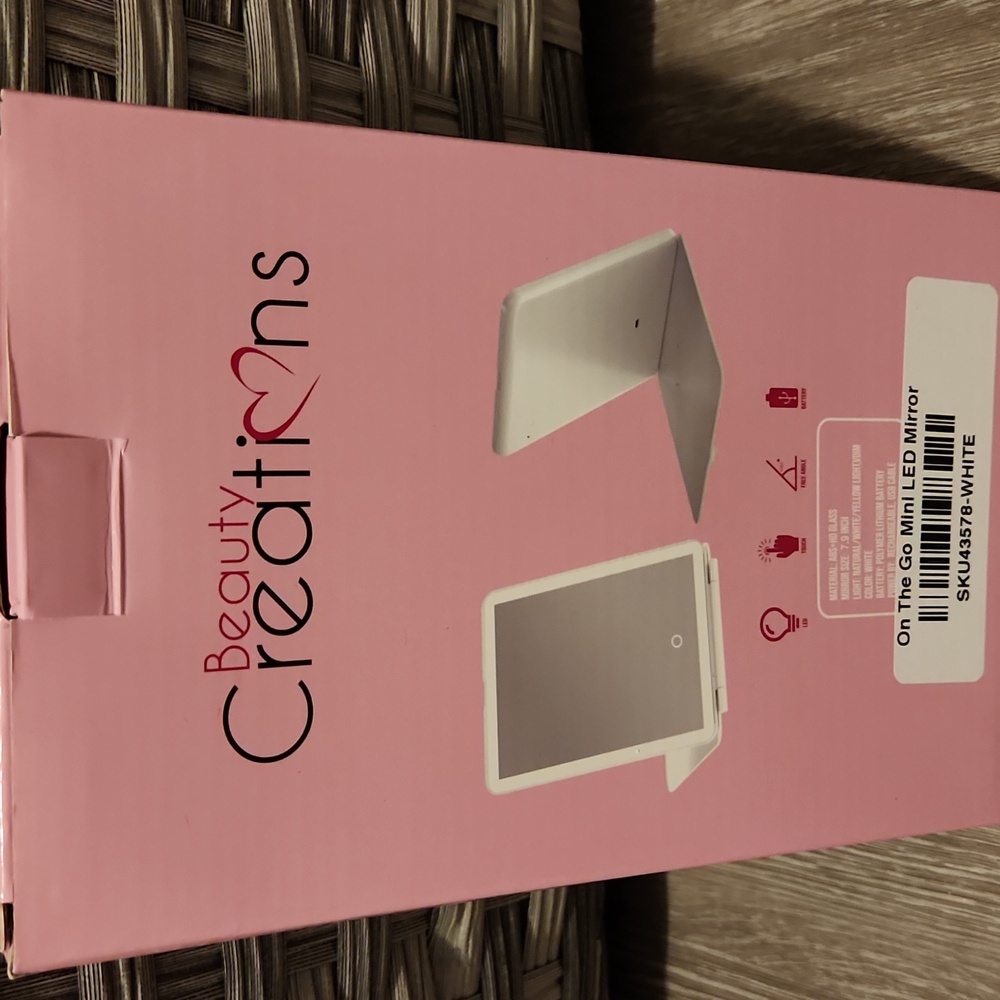 On The Go, Mini LED Mirror - Picture 2 of 2